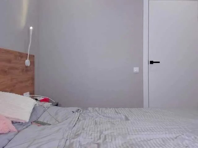 AmaiRin — I love beautiful, muscular bodies . I'm turned on by intimate conversations, maybe role-playing.