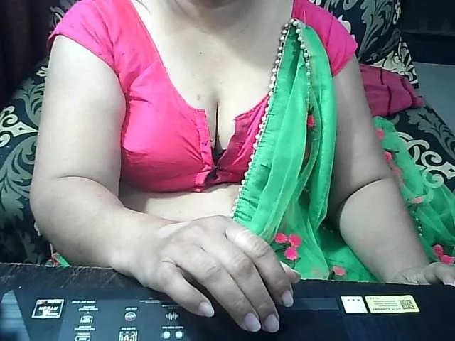 Indianbhabhimilf40 on BongaCams 