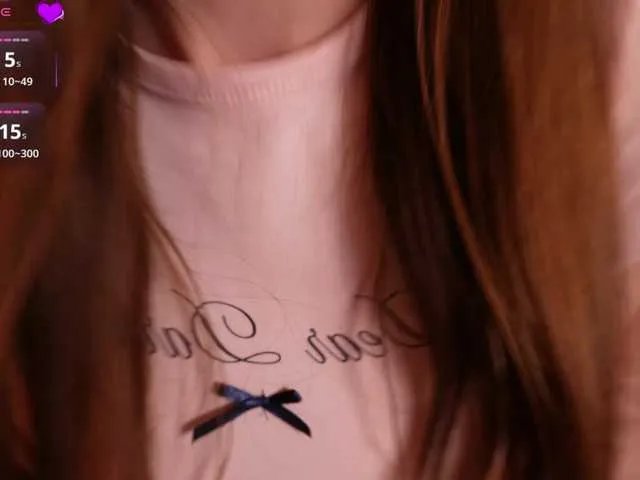 LilyColins on BongaCams 