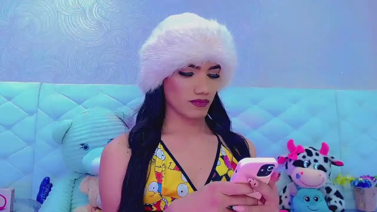 alanna_dolls on Cam4 