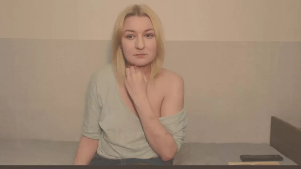 bonnie_kisssexy on Cam4 