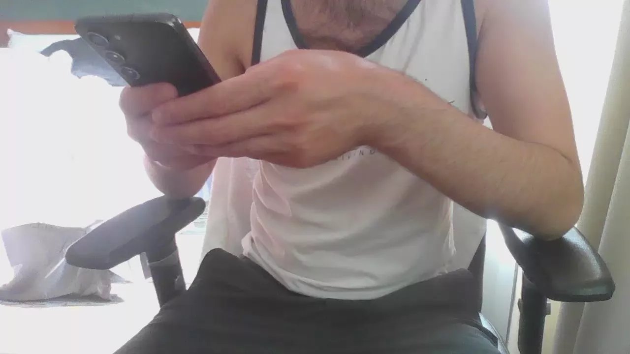 Canadianboytoy on Cam4 