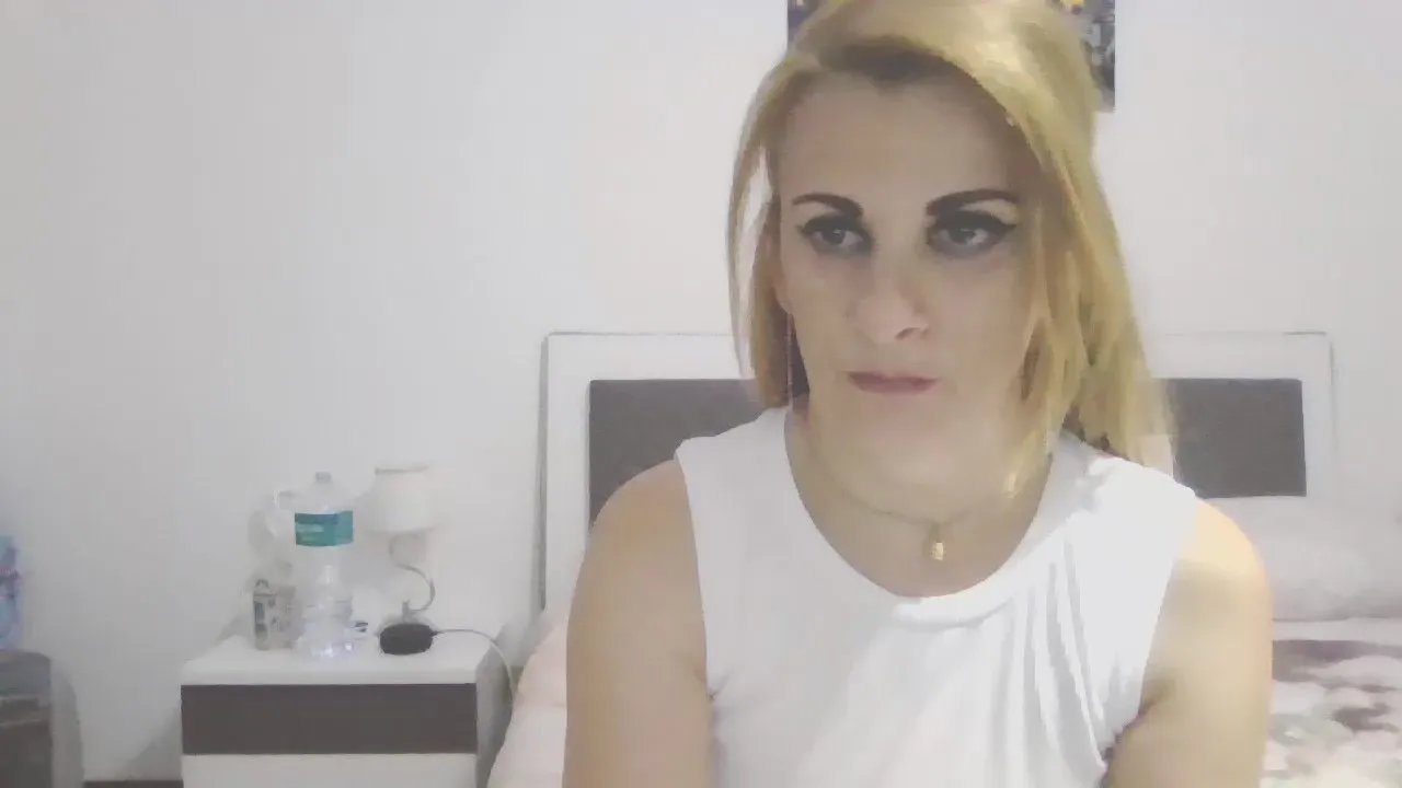 Cassandra1989 on Cam4 