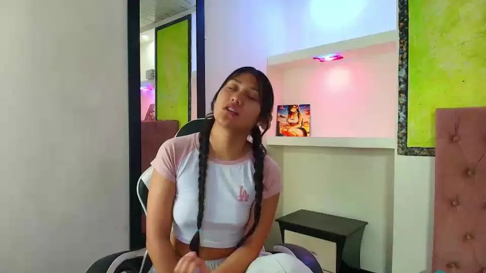 catalehia_milk on Cam4 