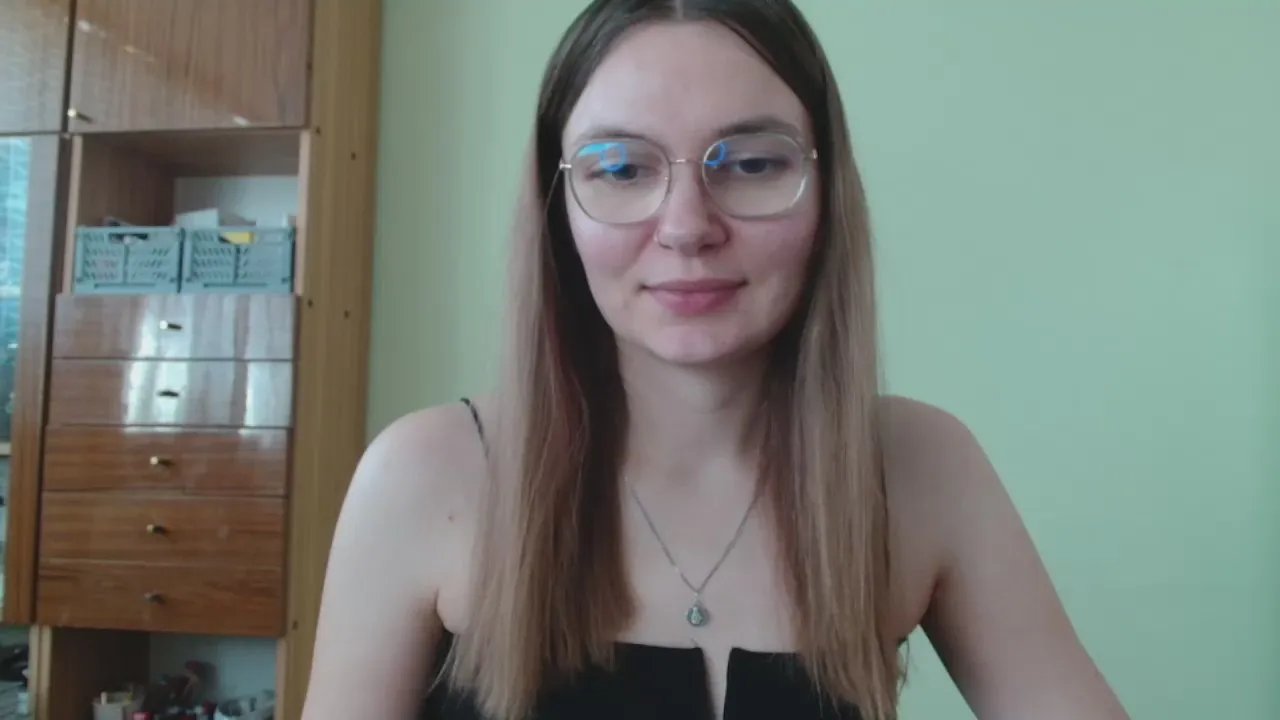 EllyHEARTx on Cam4 