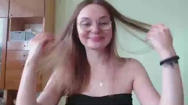 EllyHEARTx on Cam4 