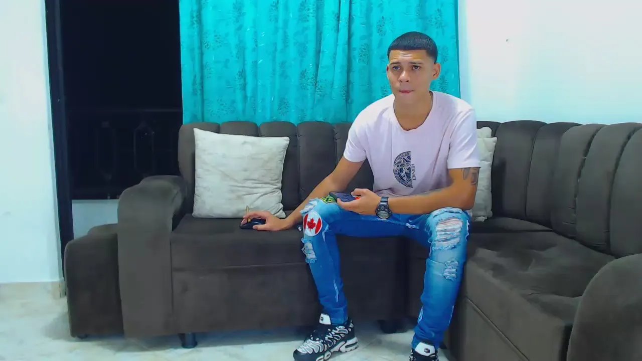 jefferson_horny on Cam4 