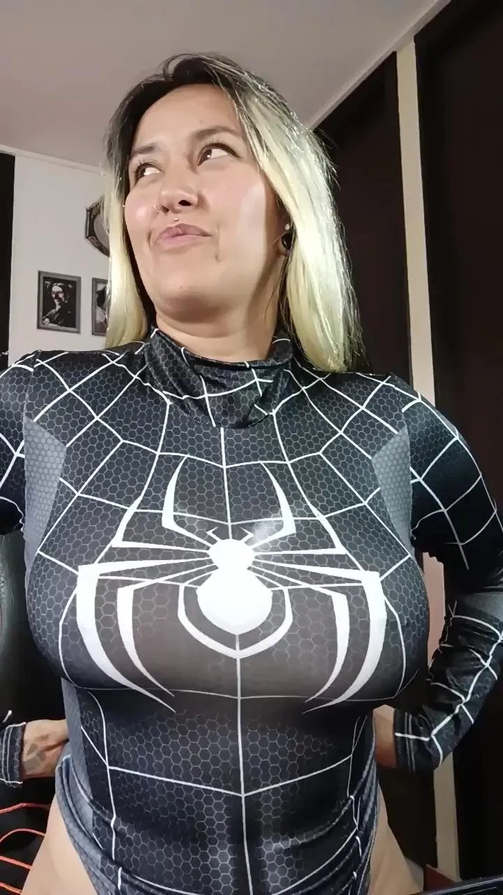 Kitty_goddess on Cam4 