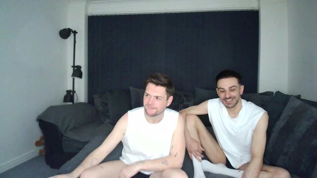 TwoTwinkHusband on Cam4 