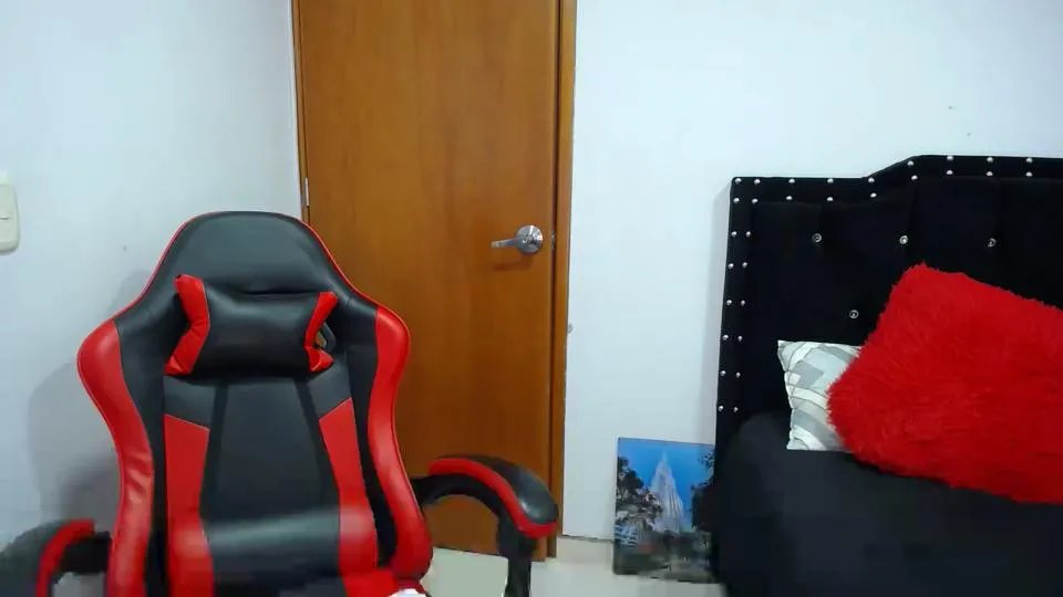 URSULAWHITE69 on Cam4 