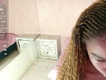 littleebonymommy on Chaturbate 