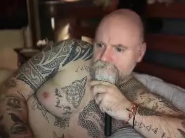 tattooeddilf01 on Chaturbate 