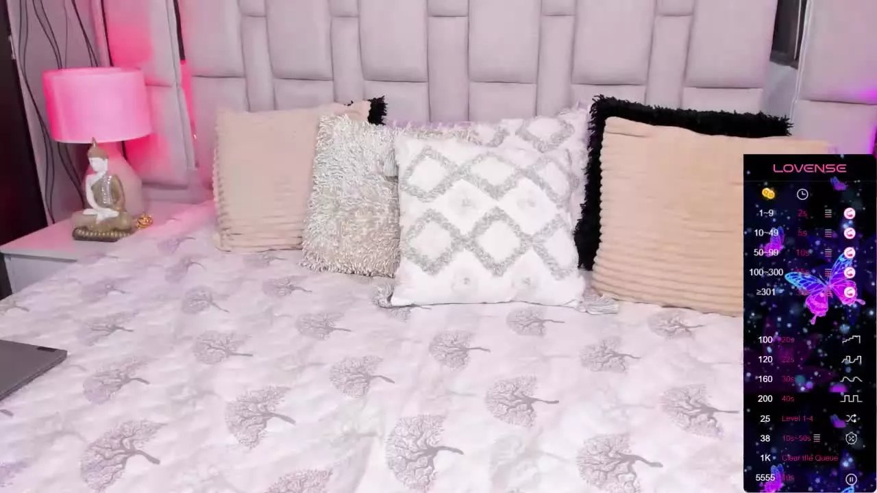 EsmeraldaNoah on Streamray 