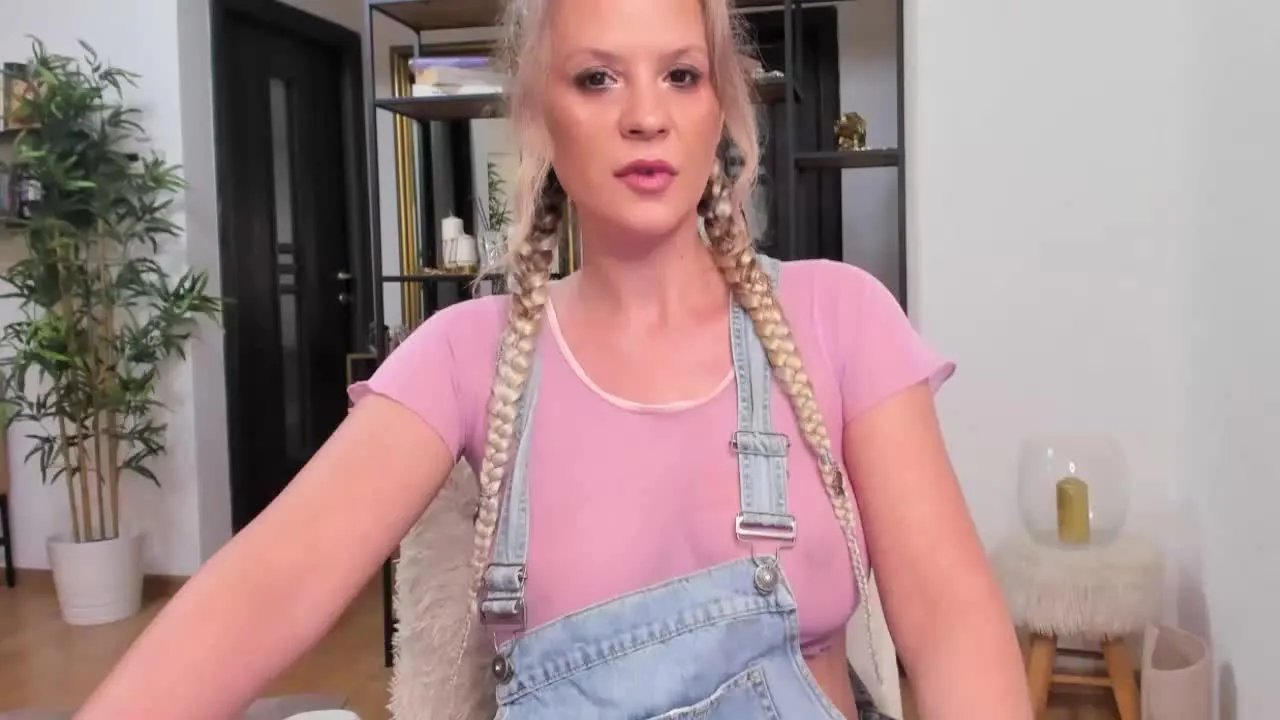 GoddessEly on Streamray 