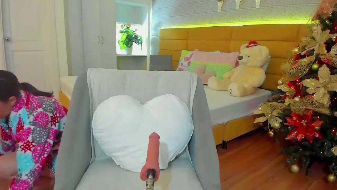 LeilaHiuston on Streamray 