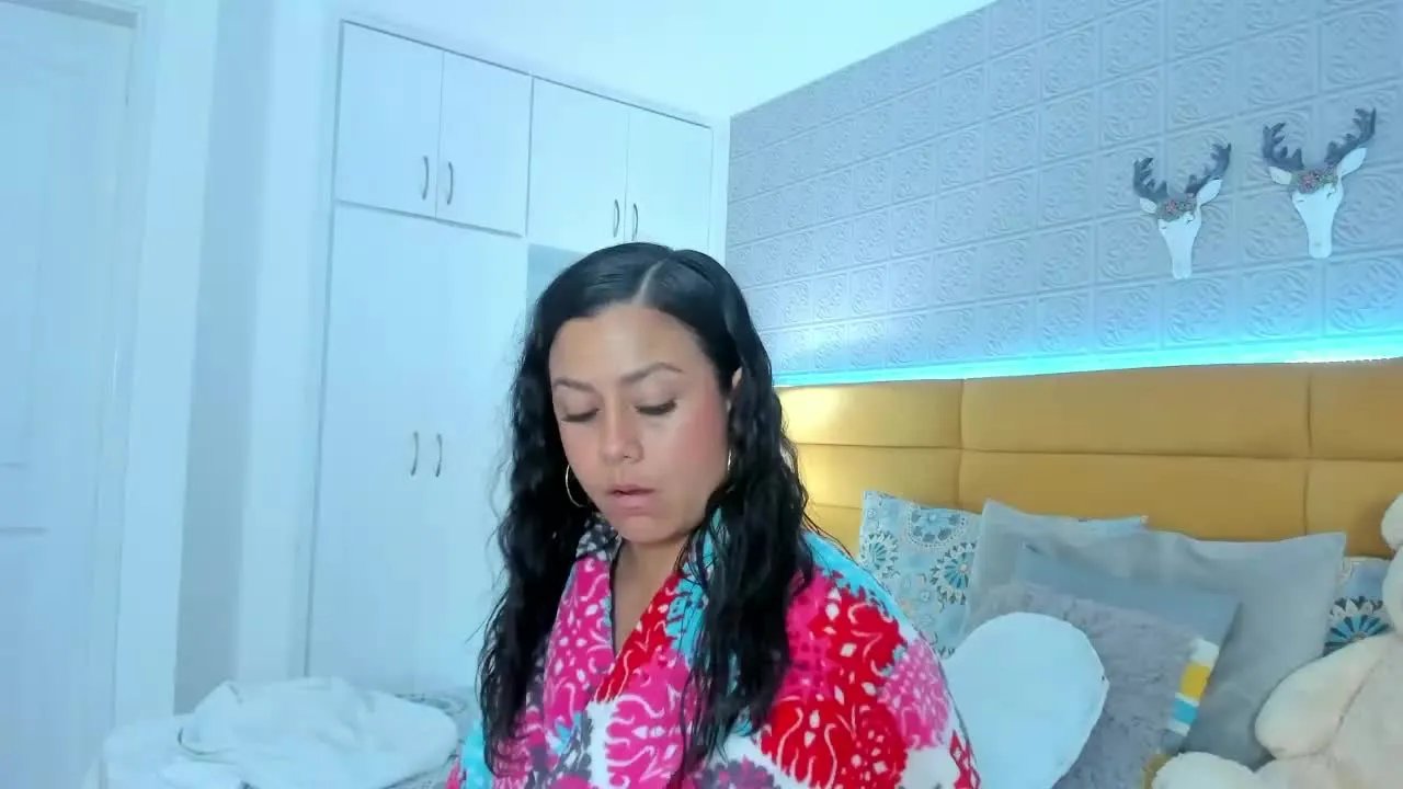 LeilaHiuston on Streamray 