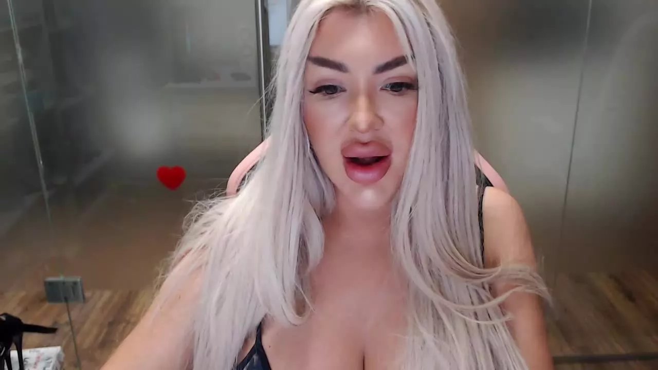 SarahStone69 on Streamray 