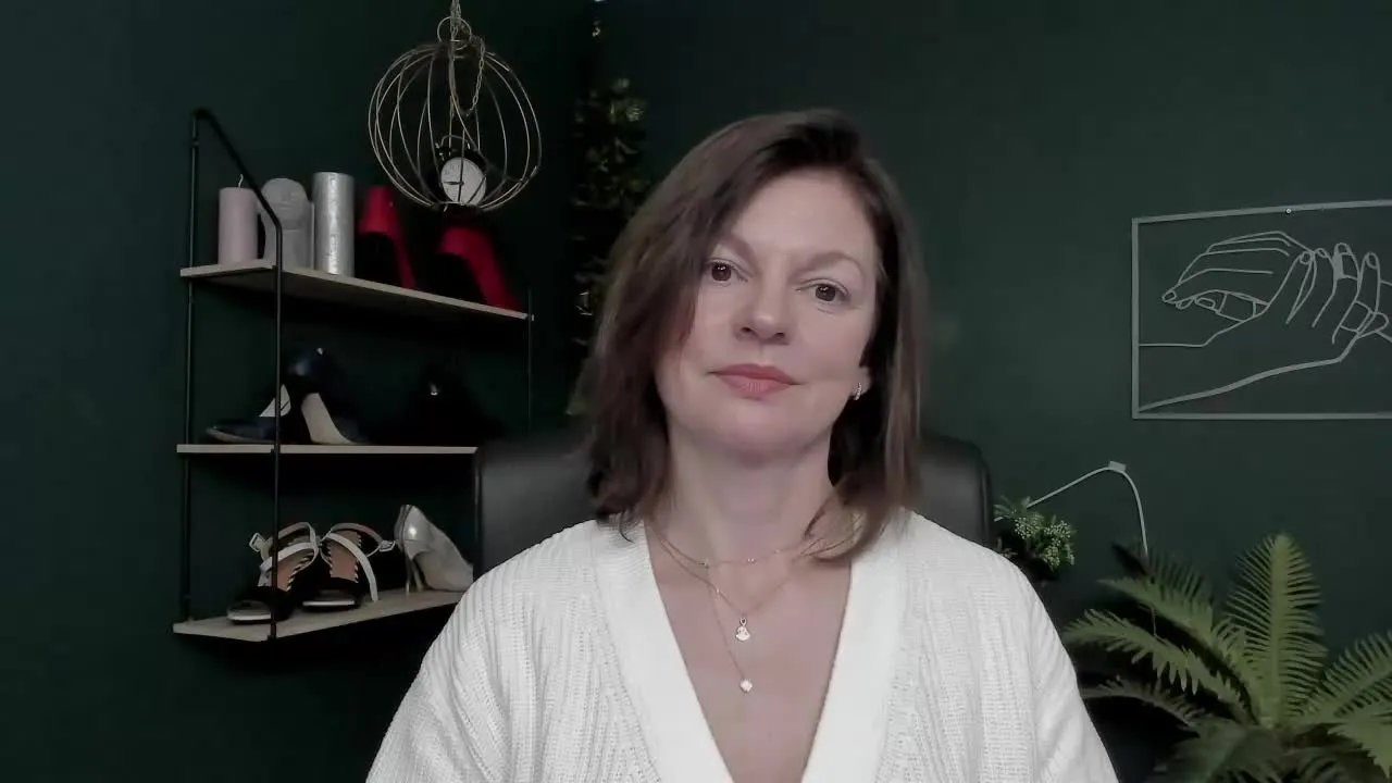 VivianTasty on Streamray 